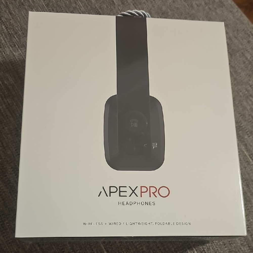ApexPro Black Wireless Headphones